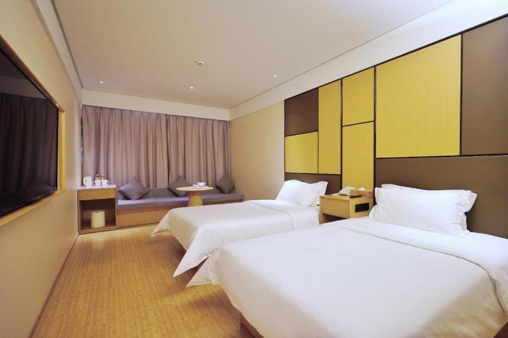 Hotel Ji Hongqiao Yan'an Xi Road 3*