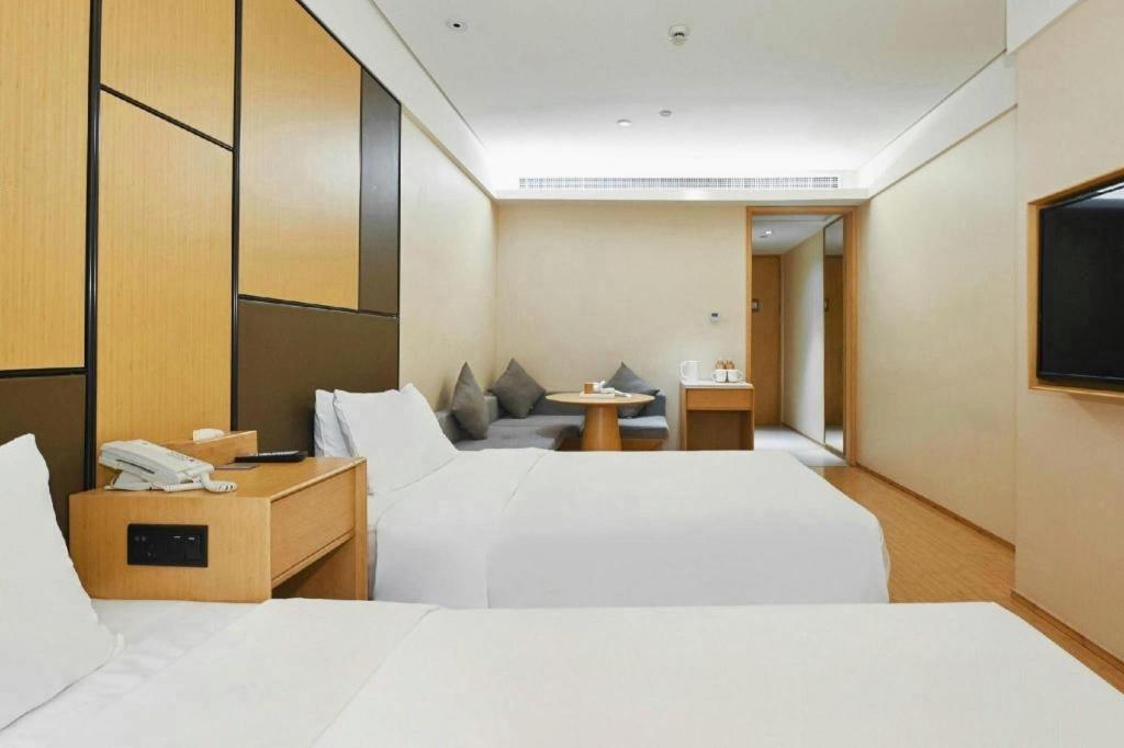 Hotel Ji Hongqiao Yan'an Xi Road