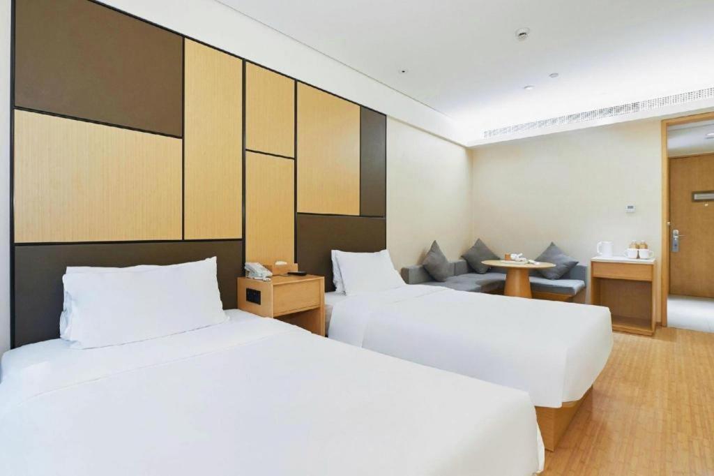 Ji Hongqiao Yan'an Xi Road 3*