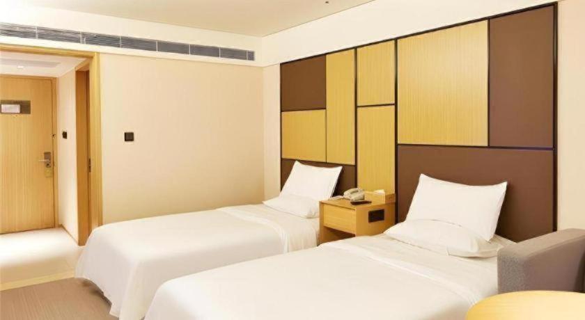 Hotel Ji Hongqiao Yan'an Xi Road 3*