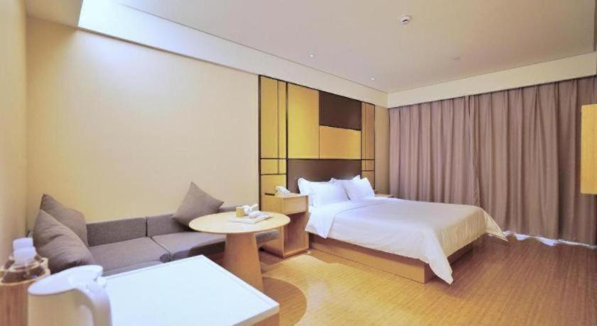 Hotel Ji Hongqiao Yan'an Xi Road 3*
