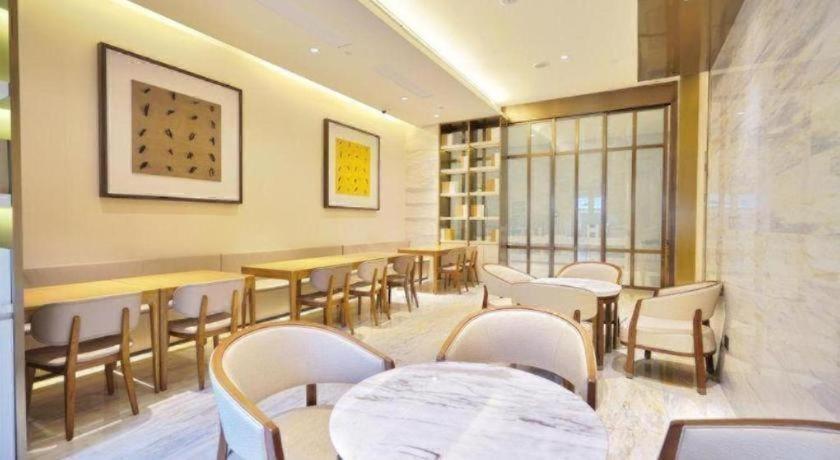 Hotel Ji Hongqiao Yan'an Xi Road 3*